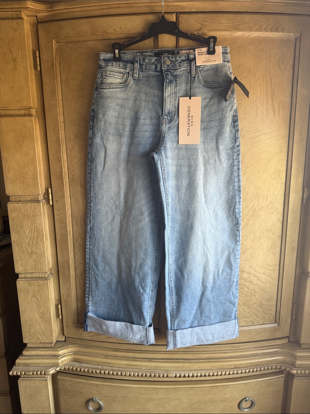 BCBG ๐ฅ Light Blue Baggy Wide Leg Jeans cuffed - Picture 2 of 9